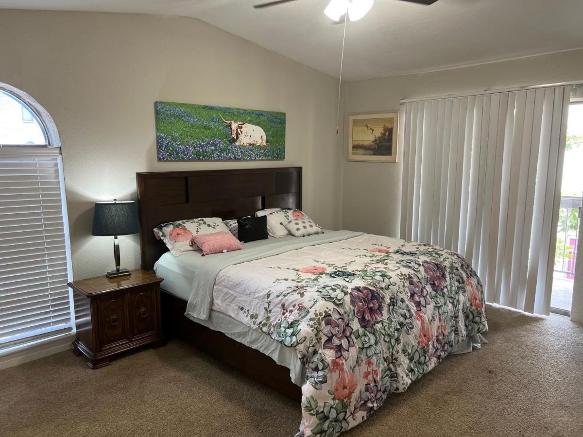 Beautiful 1-Bedroom Townhome With Nice Amenities 휴스턴 외부 사진