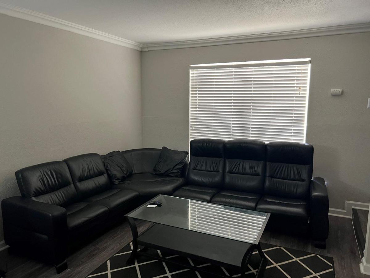Beautiful 1-Bedroom Townhome With Nice Amenities 휴스턴 외부 사진
