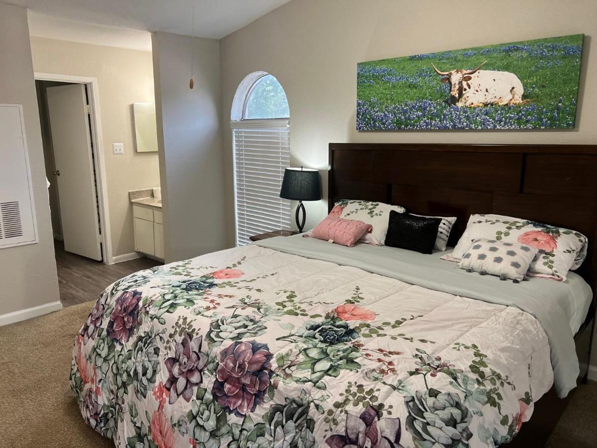 Beautiful 1-Bedroom Townhome With Nice Amenities 휴스턴 외부 사진
